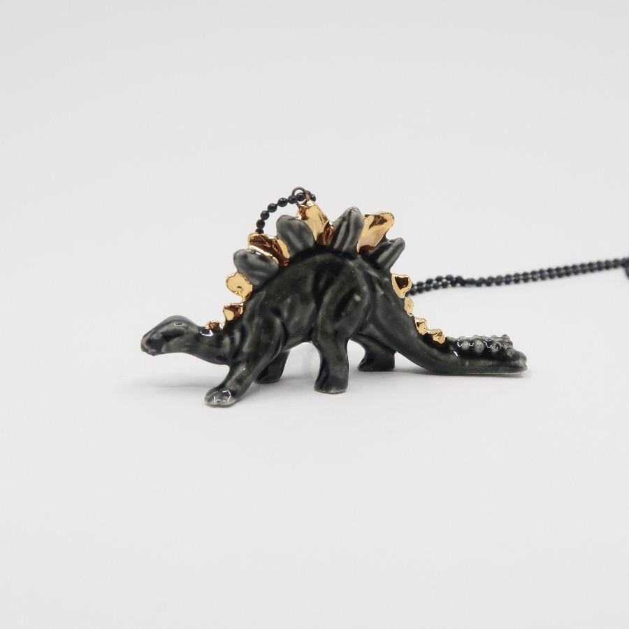 Porcelánový DINOSAURUS na řetízku 2